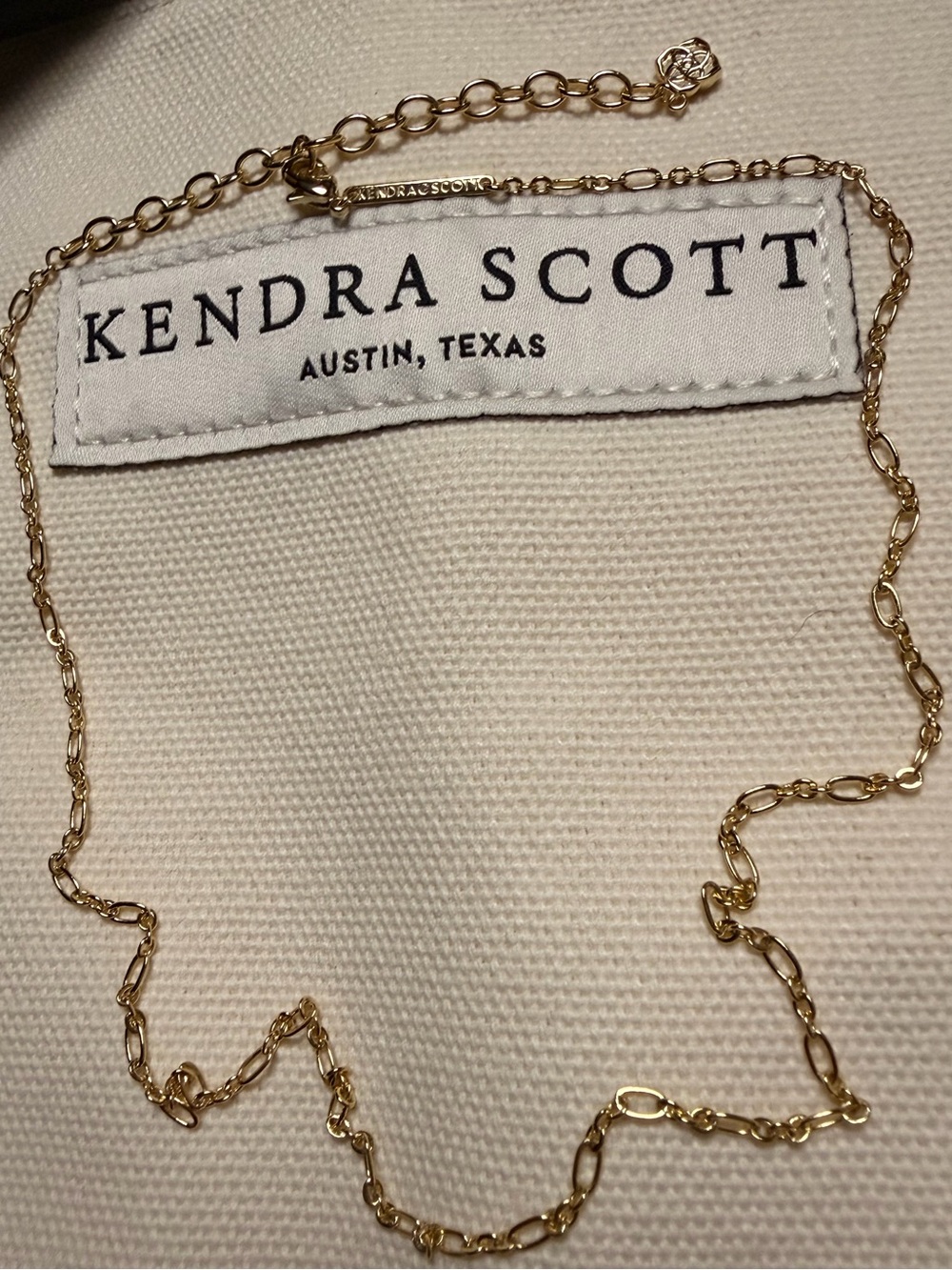 Kendra Scott Paperclip Necklace